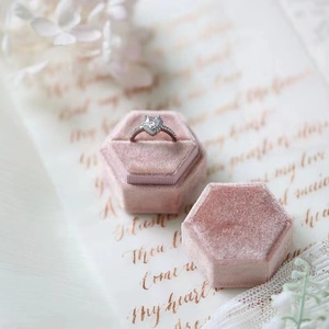 2022 Fashion Custom Logo Hexagon Jewelry Box Pink Velvet Double Ring Box for Wedding