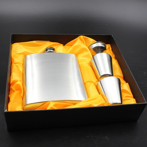 Botella de Licor de Cuero Personalizada de 6/7/8 oz, Botella de Vino de Acero Inoxidable, Juego de Regalo con Embudo para <span class=keywords><strong>Whisky</strong></span> y Vino - Product Image 4