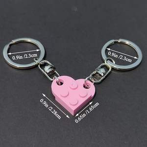 2 décorations en forme de cœur assorties, porte-clés en forme de cœur rouge, petit porte-clés en forme de cœur en briques pour couples, amoureux, parents - Product Image 2