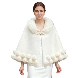 Châle élégant pour femme avec pompons, col en fausse fourrure de vison et broche en perles, idéal pour mariée ou invitée de mariage - Product Image 2