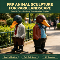 Statue de canard de dessin animé en FRP, figurine animale humanisée, structure robuste pour la décoration de paysages de jardins et de pelouses de complexes hôteliers