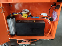 Machine de marquage thermoplastique automatique autopropulsée LT Electrical 48V12Ah pour la traçage de lignes routières et les parkings