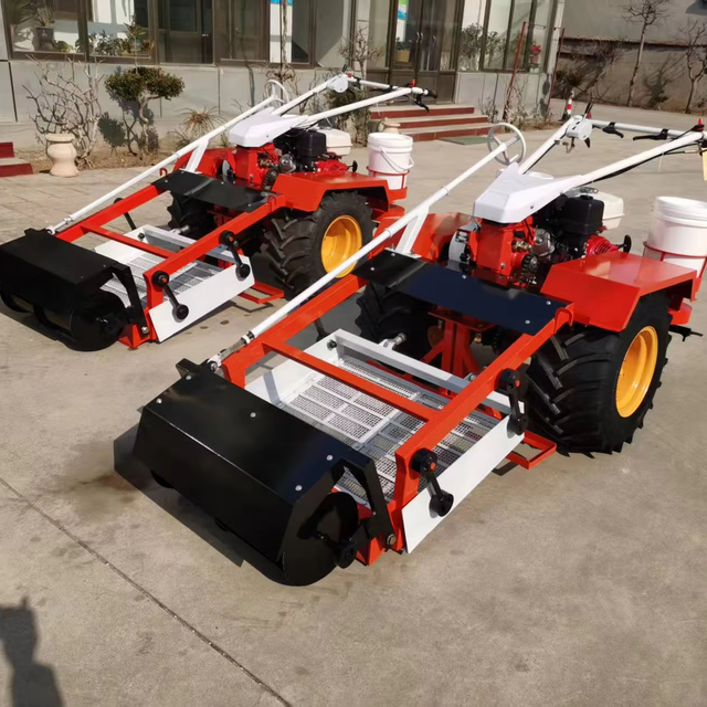 Operate Hand Push Trash Cleaning Machines Beach Cleaning Machines for Tractor Towed Beach Sweeper