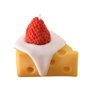 Bougie parfumée au fromage en forme de gâteau aux fraises, cadeau d'anniversaire pratique pour filles, garçons, meilleurs amis - Product Image 4