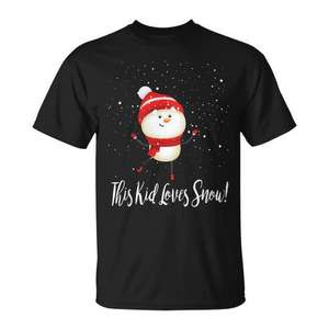 T-shirt pour enfants avec bonhomme de neige dansant, motif « This Kid Loves Snow », idéal pour les fêtes de Noël - Product Image 1