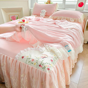 Pháp phong cách Ruffled ánh sáng màu hồng thêu mùa hè ngủ Viện trợ ren 4pcs Quilt bedding Set - Product Image 1