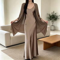 Fabricants de robes longues élégantes en satin uni de haute qualité OEM ODM avec col en V, usine en Chine
