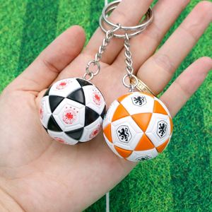 Vente en gros de porte-clés en métal 3D mini créatif en forme de ballon de football - Décoration de mode écologique - Product Image 1