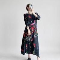 Produit le plus vendu de l'été : Robe midi plissée Miyake à taille naturelle, imprimé papillon élégant, manches 3/4, haute élasticité, tissée