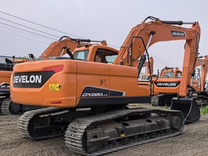 รถขุดตีนตะขาบ DEVELON DX220LCA ใหม่เอี่ยม ของแท้จากโรงงาน - Product Image 5