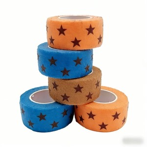 ผ้าพันแผลยืดหยุ่น LF Cohesive Bandage สำหรับฟุตบอล เทปพันตัวเองได้ ระบายอากาศได้ดี ช่วยพยุงและยึดเกาะได้ดี เหมาะสำหรับกีฬาและยกน้ำหนัก - Product Image 1