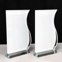 Trophées personnalisables en cristal vierge en forme de S avec base transparente pour récompenses personnelles