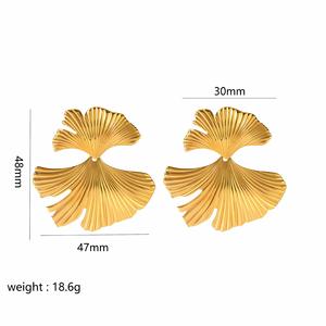 <span class=keywords><strong>Orecchini</strong></span> a perno Mirawell coreani placcati <span class=keywords><strong>oro</strong></span> con <span class=keywords><strong>perle</strong></span> finte a forma di fiore, alla moda, esclusivi e sofisticati, da donna, in acciaio inossidabile - Product Image 3