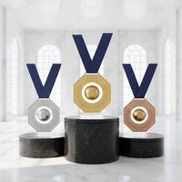 Coupe de récompense personnalisée avec logo du fabricant, médailles en alliage de zinc pour les sports mondiaux, médailles en métal doré et argenté, trophée de football en métal pour les champions