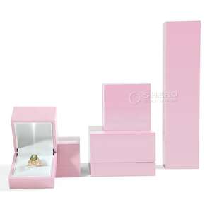 Caja Rosa Personalizada con Logotipo para Anillo, Colgante, Pulsera, Brazalete, Collar, Cajas para Joyería - Product Image 4
