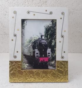 Marco de fotos de resina con incrustaciones de latón y oro blanco, caja de fotos ecológica, moderna, de madera MDF, venta al por mayor - Product Image 2
