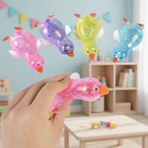 ลูกบอลบีบลดความเครียดรูปเป็ดมอลโทสธีมออโรร่า วัสดุ TPE นุ่มพิเศษ พกพาสะดวก เหมาะสำหรับทุกวัย - Product Image 3