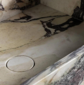 أثاث رخام كالاكاتا فيولا قابل للتخصيص، حجر إيطالي طبيعي، خزائن وطاولات حمام للمطبخ والطعام، للاستخدام الداخلي في الفيلات - Product Image 6