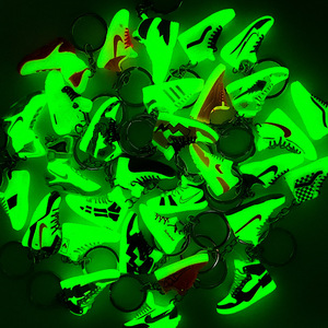 Llavero de caja sorpresa con transmisión en vivo, accesorio decorativo, colgante creativo de zapatilla 3D miniatura para celebridades de internet, bajo MOQ - Product Image 3