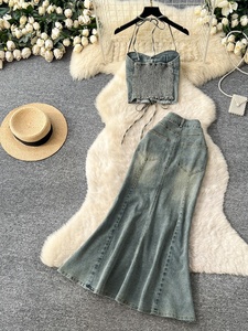 Ensemble deux pièces style rétro américain : <span class=keywords><strong>Gilet</strong></span> court en jean dos nu et jupe sirène taille haute amincissante - Product Image 2