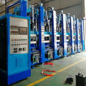 MelaMech工場工場でのスポーツサンダル製造用自動EVA単色垂直射出靴成形機 - Product Image 4