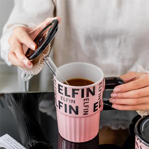 Grande tasse à café en céramique avec couvercle et paille, grande capacité, design élégant, pour couple, usage domestique, créative - Product Image 4