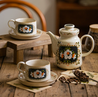 Coffret cadeau fait main en céramique de style vintage Tasse soucoupe Tasse à café Thé Cafetière Camélia Service à café