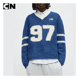 Pull en maille moelleux à col en V, logo personnalisé, fabrication de pulls certifiés GRS, laine et polyester, pour homme, équipe gagnante - Product Image 2