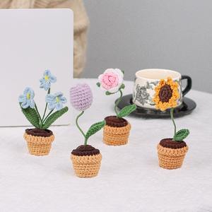 Flor eterna de imitación de ganchillo con hilo tejido a medida en maceta, decoración para interiores y coches, pequeña, superventas transfronteriza - Product Image 1