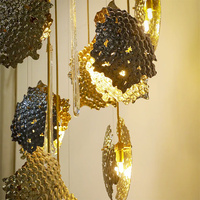 Lustre en verre à feuilles d'or de luxe, luminaire suspendu personnalisé pour villa, escalier en colimaçon, hall à plafond haut