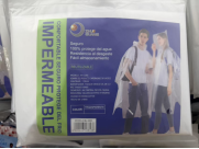 Poncho Impermeable de Polietileno para una Persona, Estilo Casual Universal para Senderismo y Viajes al Aire Libre - Product Image 1