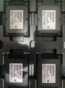 Nouveau modèle PM9D3a U.2 SSD Série MZWL6 960G-30.72TB PCIe 5.0 2.5" SSD interne pour serveur en métal - Product Image 5