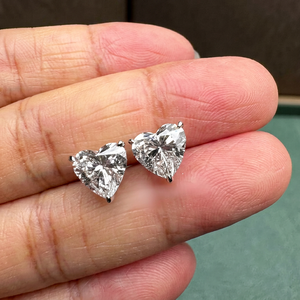 ต่างหูเพชรทรงหัวใจ 1 กะรัต เพชรเพาะเลี้ยงในห้องปฏิบัติการ ทอง 14K แบบเดี่ยว รับรองโดย IGI เครื่องประดับงานแต่งงานสุดหรู เป็นของขวัญ - Product Image 1