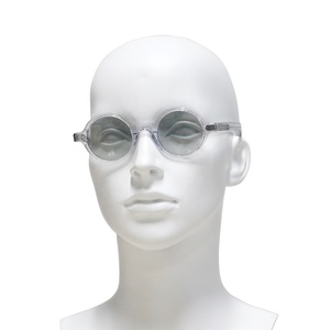 Occhiali <span class=keywords><strong>da</strong></span> <span class=keywords><strong>Sole</strong></span> di Alta Qualità con Logo Personalizzato, Montatura in Acetato Grigio Trasparente, <span class=keywords><strong>Lenti</strong></span> Polarizzate con Protezione UV400, Materiale TAC - Product Image 6