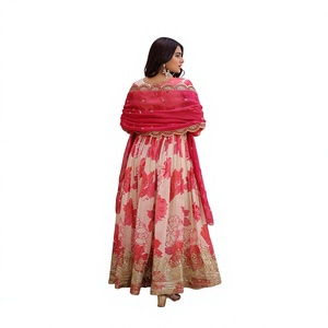 Vestido de Fiesta de Diseño Indio, Estilo Étnico Tradicional, Estampado Digital, Bordado Ruso en Seda, con Trabajo Zari, para Bodas - Product Image 1