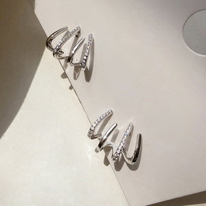 OUYU Wholesale <strong>Earrings</strong> Ladies High Quality Stud <strong>Earrings</strong> High Grade Feeling Diamond Four <strong>Claw</strong> Fashion <strong>Earrings</strong> for Woman - Product Image 5