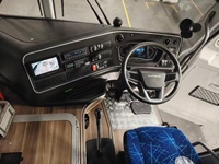 Bus de transport de luxe RHD 67 places avec moteur diesel Cummins, autocar de long trajet pour groupes de voyage