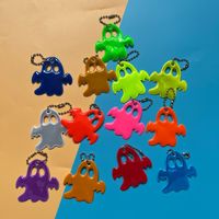 Porte-clés réfléchissants en PVC 13 couleurs avec breloques de sac sur le thème des fantômes d'Halloween et chaînes de suspension pour sacs à dos, personnalisables avec logos