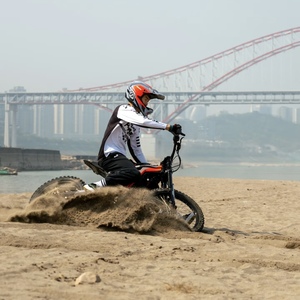 Motocicleta Eléctrica Todoterreno de Alta Velocidad y Estabilidad, 8KW, Batería de Litio, Impermeable, Doble Suspensión, Sin Vibraciones, para Conducción en Senderos - Product Image 2