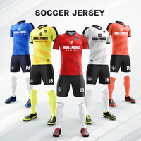 Vente en gros d'un ensemble d'uniformes de football respirants 100% polyester, ensembles de maillots de football personnalisés en vrac, impression par transfert par sublimation