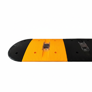 5.5 Meters Speed Bump Set with Flashing Lights and PVC Cover for <b>Roadway</b> <b>Safety</b> Speed Hump - Product Image 2