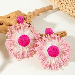 Pendientes Colgantes de Rafia Tejidos a Mano con Flores Coloridas, Estilo Bohemio Vintage para Mujer - Product Image 3