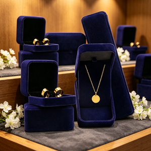 Caja de Joyería Hexagonal de Terciopelo Personalizada con Cierre de Llave para Guardar Collares, Anillos y Pendientes de Boda - Product Image 6