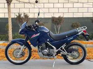 Motocicleta Kawasaki KLE250 <span class=keywords><strong>Anhelo</strong></span> Enduro, Motor de 4 Tiempos DOHC de 4 Válvulas, Carburador, Suministro de Combustible, Freno de Disco Doble, Larga Distancia - Product Image 5