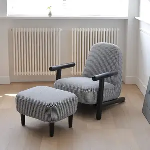 Бархатное кресло для гостиной