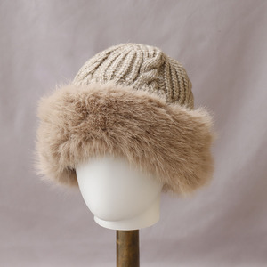 Bonnet tricoté chaud pour femme avec logo personnalisé, style slouchy, bord en peluche, idéal pour l'hiver et le ski – Fabrication usine avec 16 ans d'expérience - Product Image 6