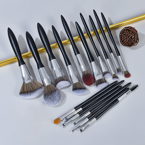<span class=keywords><strong>MIOU</strong></span> - Juego de 16 Brochas de Maquillaje de Pelo Sintético con Mangos de Plástico para Rostro y Ojos, Incluye Brocha para Brillo Labial y Rímel, Compatible con Bolsa de Brochas - Product Image 3