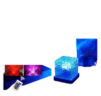 Lampada Cubo d'Acqua Quadrata in Acrilico Trasparente, LED USB Ricaricabile, Effetto Moderno con Onde Rotanti, Luce Notturna Bianca Calda