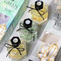 Vente en gros Marque privée Personnalisée 120ml Diffuseur de roseaux en verre pour la décoration intérieure Désodorisant de luxe Diffuseur de roseaux de parfum Coffret cadeau