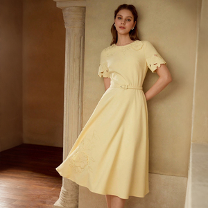 <span class=keywords><strong>Robe</strong></span> courte fluide à fleurs brodées pour femmes, décontractée, bohème, pour la plage, la fête d'été, douce et légère - Product Image 3